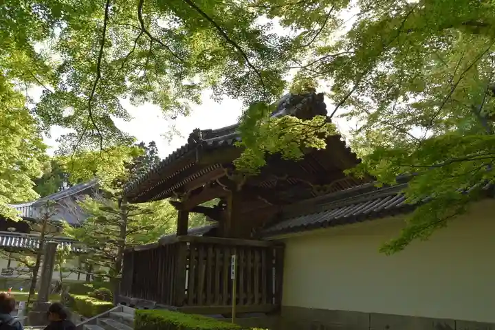 西教寺の山門・神門