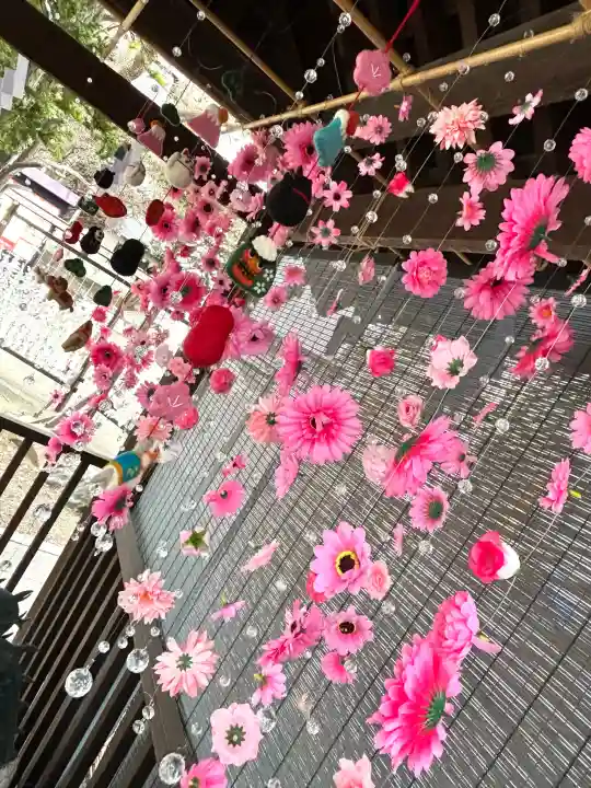 豊平神社の{uncategorized: "未分類", other: "その他", undefined: "問題あり", building: "その他建物", grave: "お墓", sacred_gate: "鳥居", guardian: "狛犬", statue: "像", buddha: "仏像", history: "歴史", nature: "自然", garden: "庭園", animal: "動物", pagoda: "塔", temizu: "手水舎", mountain_gate: "山門・神門", sanctuary: "本殿・本堂", subordinate: "末社・摂社", art: "芸術", scenery: "景色", jizo: "地蔵", ema: "絵馬", goshuin: "御朱印", omikuji: "おみくじ", items: "授与品その他", amulet: "お守り", goshuincho: "御朱印帳", eats: "食事", festival: "お祭り", votive_dance: "神楽", shichigosan: "七五三参", wedding: "結婚式", experience: "体験その他", initially: "初詣", around: "周辺", anti_infection: "感染症対策"}