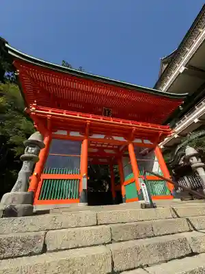 青岸渡寺の{uncategorized: "未分類", other: "その他", undefined: "問題あり", building: "その他建物", grave: "お墓", sacred_gate: "鳥居", guardian: "狛犬", statue: "像", buddha: "仏像", history: "歴史", nature: "自然", garden: "庭園", animal: "動物", pagoda: "塔", temizu: "手水舎", mountain_gate: "山門・神門", sanctuary: "本殿・本堂", subordinate: "末社・摂社", art: "芸術", scenery: "景色", jizo: "地蔵", ema: "絵馬", goshuin: "御朱印", omikuji: "おみくじ", items: "授与品その他", amulet: "お守り", goshuincho: "御朱印帳", eats: "食事", festival: "お祭り", votive_dance: "神楽", shichigosan: "七五三参", wedding: "結婚式", experience: "体験その他", initially: "初詣", around: "周辺", anti_infection: "感染症対策"}