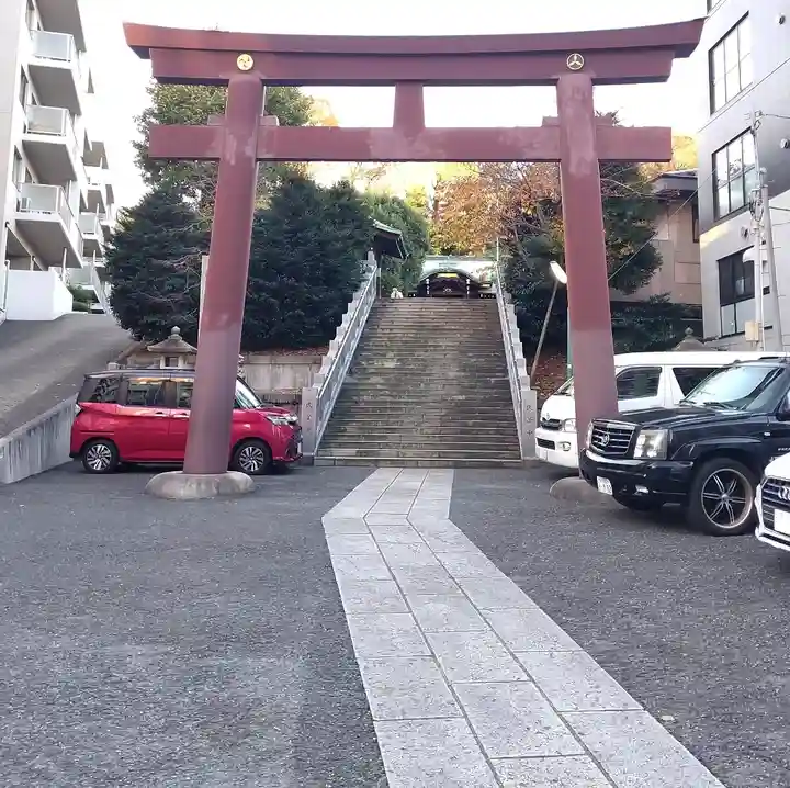 白金氷川神社の鳥居