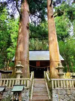 恵那神社の本殿・本堂