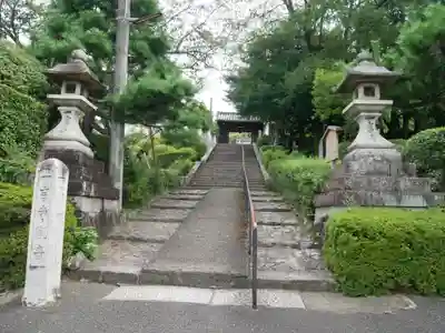 金剛王院の山門・神門