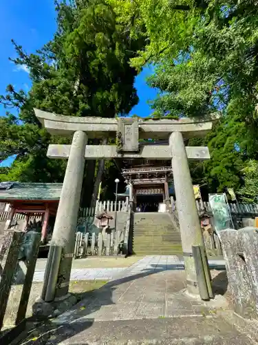 小国両神社の鳥居