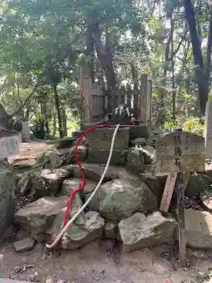 自凝島神社の{uncategorized: "未分類", other: "その他", undefined: "問題あり", building: "その他建物", grave: "お墓", sacred_gate: "鳥居", guardian: "狛犬", statue: "像", buddha: "仏像", history: "歴史", nature: "自然", garden: "庭園", animal: "動物", pagoda: "塔", temizu: "手水舎", mountain_gate: "山門・神門", sanctuary: "本殿・本堂", subordinate: "末社・摂社", art: "芸術", scenery: "景色", jizo: "地蔵", ema: "絵馬", goshuin: "御朱印", omikuji: "おみくじ", items: "授与品その他", amulet: "お守り", goshuincho: "御朱印帳", eats: "食事", festival: "お祭り", votive_dance: "神楽", shichigosan: "七五三参", wedding: "結婚式", experience: "体験その他", initially: "初詣", around: "周辺", anti_infection: "感染症対策"}