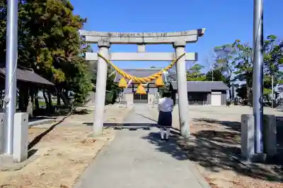 八幡社(熱池八幡社)の{uncategorized: "未分類", other: "その他", undefined: "問題あり", building: "その他建物", grave: "お墓", sacred_gate: "鳥居", guardian: "狛犬", statue: "像", buddha: "仏像", history: "歴史", nature: "自然", garden: "庭園", animal: "動物", pagoda: "塔", temizu: "手水舎", mountain_gate: "山門・神門", sanctuary: "本殿・本堂", subordinate: "末社・摂社", art: "芸術", scenery: "景色", jizo: "地蔵", ema: "絵馬", goshuin: "御朱印", omikuji: "おみくじ", items: "授与品その他", amulet: "お守り", goshuincho: "御朱印帳", eats: "食事", festival: "お祭り", votive_dance: "神楽", shichigosan: "七五三参", wedding: "結婚式", experience: "体験その他", initially: "初詣", around: "周辺", anti_infection: "感染症対策"}