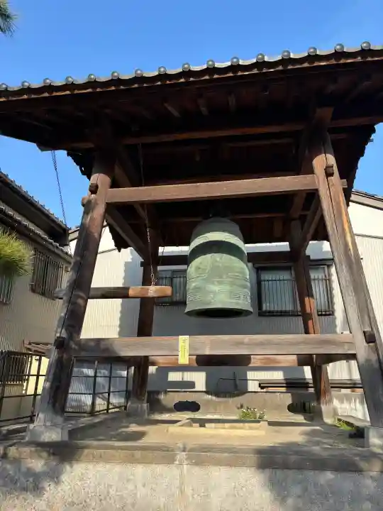大仏寺の{uncategorized: "未分類", other: "その他", undefined: "問題あり", building: "その他建物", grave: "お墓", sacred_gate: "鳥居", guardian: "狛犬", statue: "像", buddha: "仏像", history: "歴史", nature: "自然", garden: "庭園", animal: "動物", pagoda: "塔", temizu: "手水舎", mountain_gate: "山門・神門", sanctuary: "本殿・本堂", subordinate: "末社・摂社", art: "芸術", scenery: "景色", jizo: "地蔵", ema: "絵馬", goshuin: "御朱印", omikuji: "おみくじ", items: "授与品その他", amulet: "お守り", goshuincho: "御朱印帳", eats: "食事", festival: "お祭り", votive_dance: "神楽", shichigosan: "七五三参", wedding: "結婚式", experience: "体験その他", initially: "初詣", around: "周辺", anti_infection: "感染症対策"}