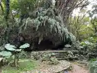 斎場御嶽の{uncategorized: "未分類", other: "その他", undefined: "問題あり", building: "その他建物", grave: "お墓", sacred_gate: "鳥居", guardian: "狛犬", statue: "像", buddha: "仏像", history: "歴史", nature: "自然", garden: "庭園", animal: "動物", pagoda: "塔", temizu: "手水舎", mountain_gate: "山門・神門", sanctuary: "本殿・本堂", subordinate: "末社・摂社", art: "芸術", scenery: "景色", jizo: "地蔵", ema: "絵馬", goshuin: "御朱印", omikuji: "おみくじ", items: "授与品その他", amulet: "お守り", goshuincho: "御朱印帳", eats: "食事", festival: "お祭り", votive_dance: "神楽", shichigosan: "七五三参", wedding: "結婚式", experience: "体験その他", initially: "初詣", around: "周辺", anti_infection: "感染症対策"}