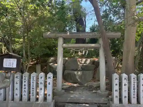 岸城神社の{uncategorized: "未分類", other: "その他", undefined: "問題あり", building: "その他建物", grave: "お墓", sacred_gate: "鳥居", guardian: "狛犬", statue: "像", buddha: "仏像", history: "歴史", nature: "自然", garden: "庭園", animal: "動物", pagoda: "塔", temizu: "手水舎", mountain_gate: "山門・神門", sanctuary: "本殿・本堂", subordinate: "末社・摂社", art: "芸術", scenery: "景色", jizo: "地蔵", ema: "絵馬", goshuin: "御朱印", omikuji: "おみくじ", items: "授与品その他", amulet: "お守り", goshuincho: "御朱印帳", eats: "食事", festival: "お祭り", votive_dance: "神楽", shichigosan: "七五三参", wedding: "結婚式", experience: "体験その他", initially: "初詣", around: "周辺", anti_infection: "感染症対策"}