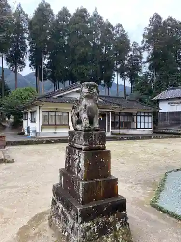 嵐山瀧神社の狛犬