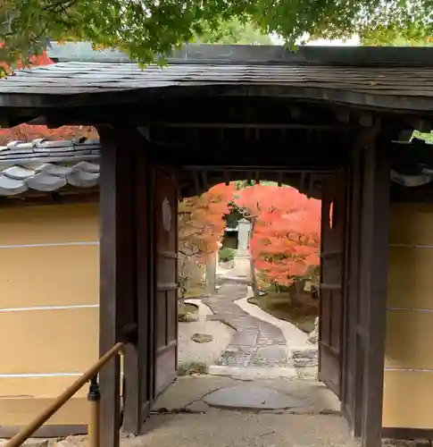 崇福寺の山門