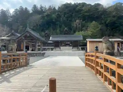 佐太神社の{uncategorized: "未分類", other: "その他", undefined: "問題あり", building: "その他建物", grave: "お墓", sacred_gate: "鳥居", guardian: "狛犬", statue: "像", buddha: "仏像", history: "歴史", nature: "自然", garden: "庭園", animal: "動物", pagoda: "塔", temizu: "手水舎", mountain_gate: "山門・神門", sanctuary: "本殿・本堂", subordinate: "末社・摂社", art: "芸術", scenery: "景色", jizo: "地蔵", ema: "絵馬", goshuin: "御朱印", omikuji: "おみくじ", items: "授与品その他", amulet: "お守り", goshuincho: "御朱印帳", eats: "食事", festival: "お祭り", votive_dance: "神楽", shichigosan: "七五三参", wedding: "結婚式", experience: "体験その他", initially: "初詣", around: "周辺", anti_infection: "感染症対策"}