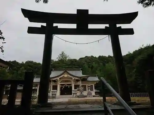 八柱神社の鳥居