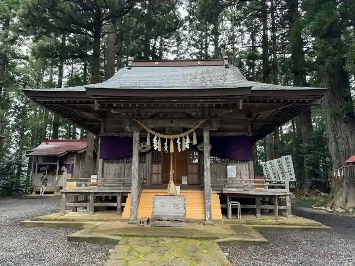 坪沼八幡神社の本殿・本堂