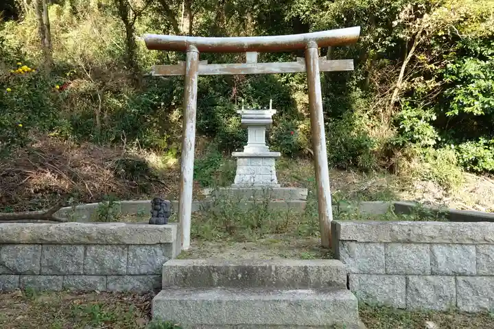 炬口八幡神社の末社・摂社