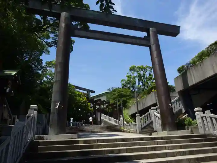 伊勢山皇大神宮の鳥居