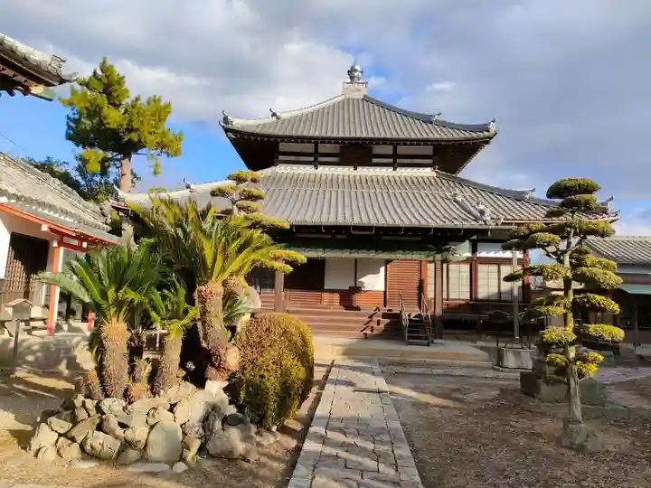 円成寺の本殿・本堂