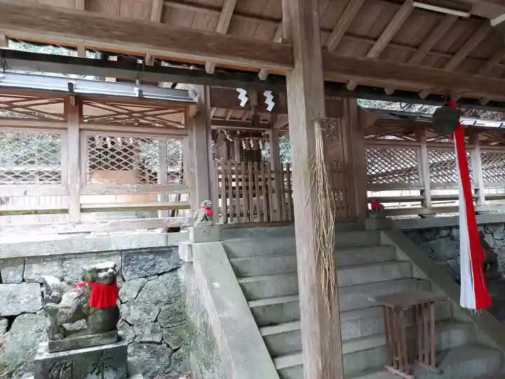 等彌神社の{uncategorized: "未分類", other: "その他", undefined: "問題あり", building: "その他建物", grave: "お墓", sacred_gate: "鳥居", guardian: "狛犬", statue: "像", buddha: "仏像", history: "歴史", nature: "自然", garden: "庭園", animal: "動物", pagoda: "塔", temizu: "手水舎", mountain_gate: "山門・神門", sanctuary: "本殿・本堂", subordinate: "末社・摂社", art: "芸術", scenery: "景色", jizo: "地蔵", ema: "絵馬", goshuin: "御朱印", omikuji: "おみくじ", items: "授与品その他", amulet: "お守り", goshuincho: "御朱印帳", eats: "食事", festival: "お祭り", votive_dance: "神楽", shichigosan: "七五三参", wedding: "結婚式", experience: "体験その他", initially: "初詣", around: "周辺", anti_infection: "感染症対策"}