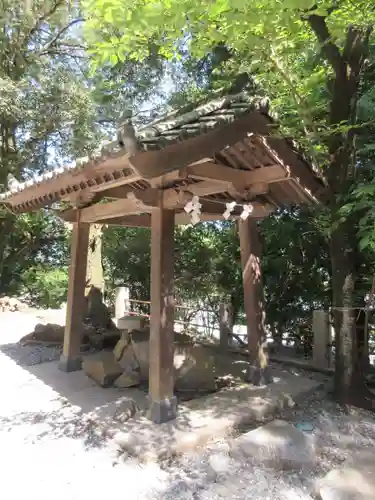 物部神社（石和町松本）の手水舎