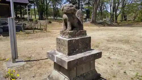 穂別神社の狛犬