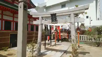 玉造稲荷神社の鳥居