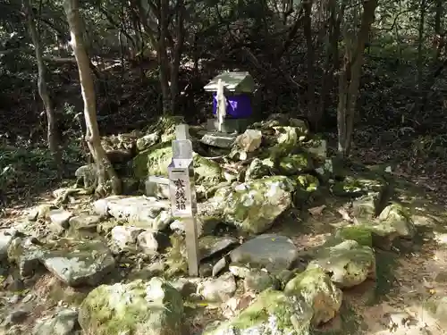 湯神社(彌彦神社末社)の末社・摂社