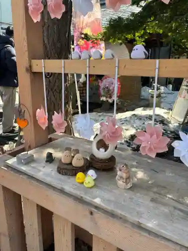 札幌諏訪神社の{uncategorized: "未分類", other: "その他", undefined: "問題あり", building: "その他建物", grave: "お墓", sacred_gate: "鳥居", guardian: "狛犬", statue: "像", buddha: "仏像", history: "歴史", nature: "自然", garden: "庭園", animal: "動物", pagoda: "塔", temizu: "手水舎", mountain_gate: "山門・神門", sanctuary: "本殿・本堂", subordinate: "末社・摂社", art: "芸術", scenery: "景色", jizo: "地蔵", ema: "絵馬", goshuin: "御朱印", omikuji: "おみくじ", items: "授与品その他", amulet: "お守り", goshuincho: "御朱印帳", eats: "食事", festival: "お祭り", votive_dance: "神楽", shichigosan: "七五三参", wedding: "結婚式", experience: "体験その他", initially: "初詣", around: "周辺", anti_infection: "感染症対策"}