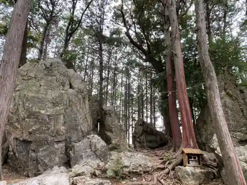 渭伊神社の山門