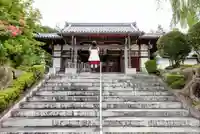 本泉寺の本殿・本堂
