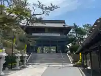 誕生寺の山門・神門