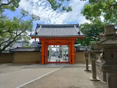 西宮神社の山門