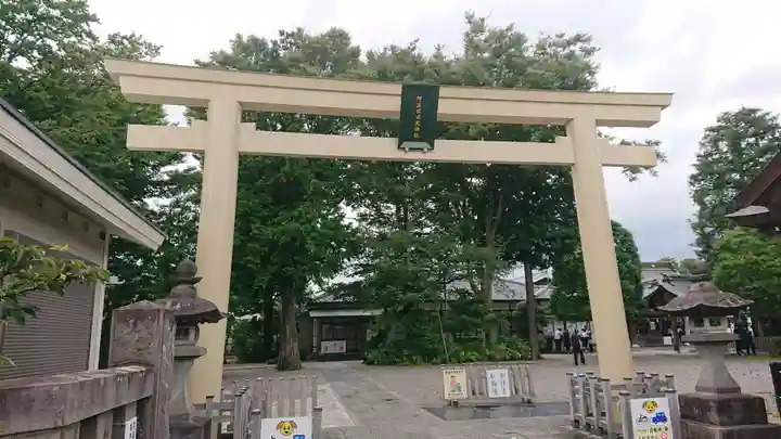 阿豆佐味天神社 立川水天宮の鳥居