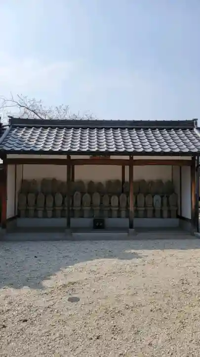 長福寺の{uncategorized: "未分類", other: "その他", undefined: "問題あり", building: "その他建物", grave: "お墓", sacred_gate: "鳥居", guardian: "狛犬", statue: "像", buddha: "仏像", history: "歴史", nature: "自然", garden: "庭園", animal: "動物", pagoda: "塔", temizu: "手水舎", mountain_gate: "山門・神門", sanctuary: "本殿・本堂", subordinate: "末社・摂社", art: "芸術", scenery: "景色", jizo: "地蔵", ema: "絵馬", goshuin: "御朱印", omikuji: "おみくじ", items: "授与品その他", amulet: "お守り", goshuincho: "御朱印帳", eats: "食事", festival: "お祭り", votive_dance: "神楽", shichigosan: "七五三参", wedding: "結婚式", experience: "体験その他", initially: "初詣", around: "周辺", anti_infection: "感染症対策"}