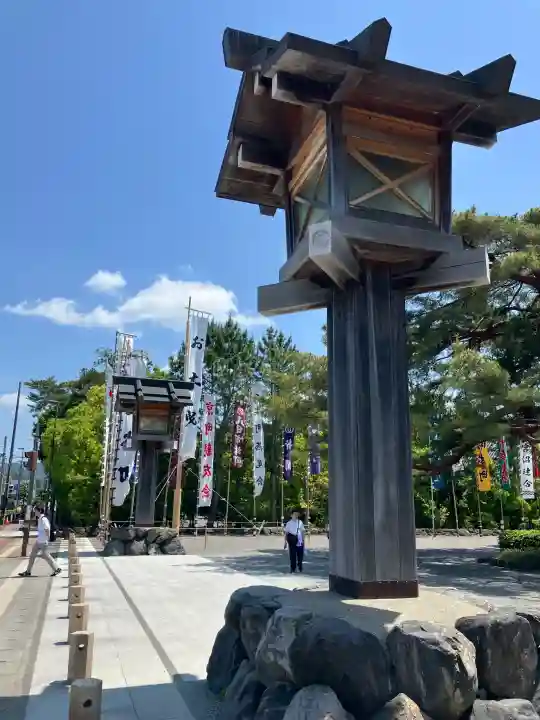 伊勢神宮外宮(豊受大神宮)の{uncategorized: "未分類", other: "その他", undefined: "問題あり", building: "その他建物", grave: "お墓", sacred_gate: "鳥居", guardian: "狛犬", statue: "像", buddha: "仏像", history: "歴史", nature: "自然", garden: "庭園", animal: "動物", pagoda: "塔", temizu: "手水舎", mountain_gate: "山門・神門", sanctuary: "本殿・本堂", subordinate: "末社・摂社", art: "芸術", scenery: "景色", jizo: "地蔵", ema: "絵馬", goshuin: "御朱印", omikuji: "おみくじ", items: "授与品その他", amulet: "お守り", goshuincho: "御朱印帳", eats: "食事", festival: "お祭り", votive_dance: "神楽", shichigosan: "七五三参", wedding: "結婚式", experience: "体験その他", initially: "初詣", around: "周辺", anti_infection: "感染症対策"}