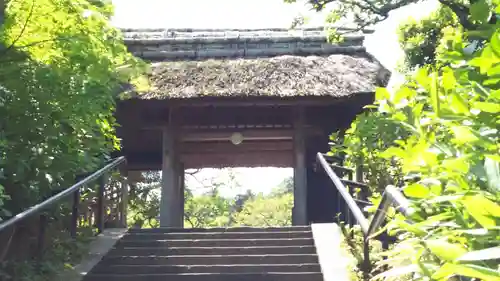 東慶寺の山門