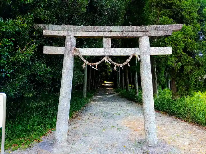 神明社の鳥居