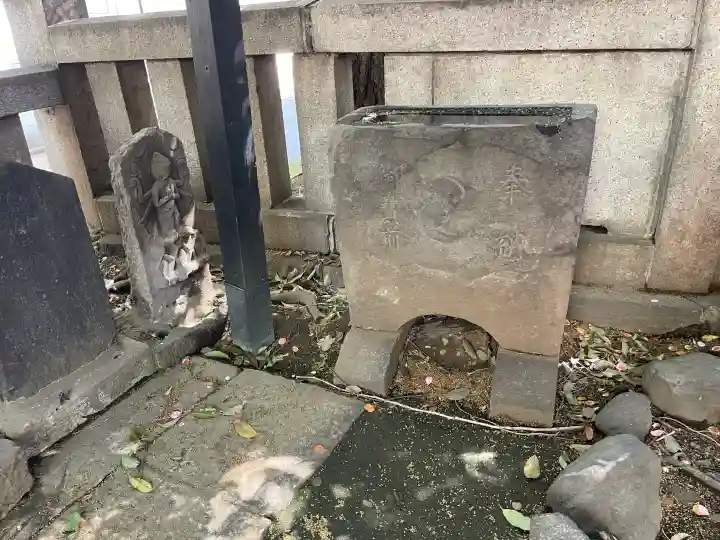 豊栄稲荷神社の{uncategorized: "未分類", other: "その他", undefined: "問題あり", building: "その他建物", grave: "お墓", sacred_gate: "鳥居", guardian: "狛犬", statue: "像", buddha: "仏像", history: "歴史", nature: "自然", garden: "庭園", animal: "動物", pagoda: "塔", temizu: "手水舎", mountain_gate: "山門・神門", sanctuary: "本殿・本堂", subordinate: "末社・摂社", art: "芸術", scenery: "景色", jizo: "地蔵", ema: "絵馬", goshuin: "御朱印", omikuji: "おみくじ", items: "授与品その他", amulet: "お守り", goshuincho: "御朱印帳", eats: "食事", festival: "お祭り", votive_dance: "神楽", shichigosan: "七五三参", wedding: "結婚式", experience: "体験その他", initially: "初詣", around: "周辺", anti_infection: "感染症対策"}