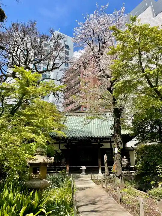 東福寺の{uncategorized: "未分類", other: "その他", undefined: "問題あり", building: "その他建物", grave: "お墓", sacred_gate: "鳥居", guardian: "狛犬", statue: "像", buddha: "仏像", history: "歴史", nature: "自然", garden: "庭園", animal: "動物", pagoda: "塔", temizu: "手水舎", mountain_gate: "山門・神門", sanctuary: "本殿・本堂", subordinate: "末社・摂社", art: "芸術", scenery: "景色", jizo: "地蔵", ema: "絵馬", goshuin: "御朱印", omikuji: "おみくじ", items: "授与品その他", amulet: "お守り", goshuincho: "御朱印帳", eats: "食事", festival: "お祭り", votive_dance: "神楽", shichigosan: "七五三参", wedding: "結婚式", experience: "体験その他", initially: "初詣", around: "周辺", anti_infection: "感染症対策"}
