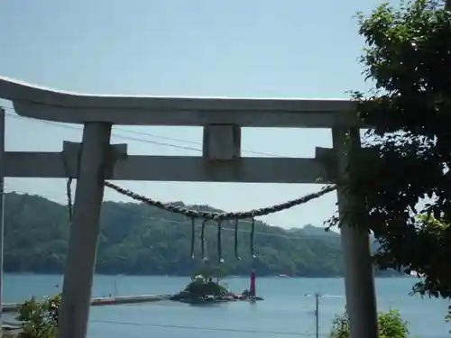 三日月不動尊の鳥居