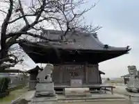占部川神社の本殿・本堂