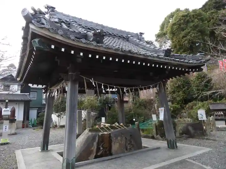 神前神社の手水舎