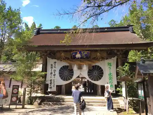 熊野本宮大社の山門