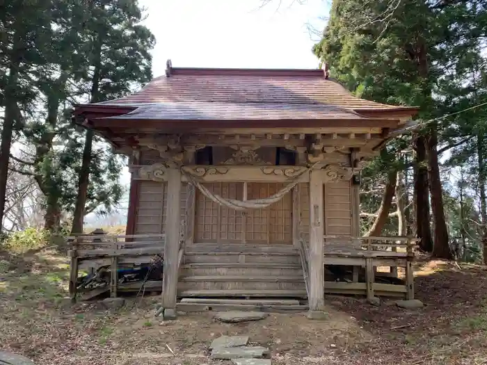 新城神社の本殿