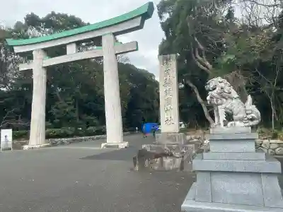 福岡縣護國神社の{uncategorized: "未分類", other: "その他", undefined: "問題あり", building: "その他建物", grave: "お墓", sacred_gate: "鳥居", guardian: "狛犬", statue: "像", buddha: "仏像", history: "歴史", nature: "自然", garden: "庭園", animal: "動物", pagoda: "塔", temizu: "手水舎", mountain_gate: "山門・神門", sanctuary: "本殿・本堂", subordinate: "末社・摂社", art: "芸術", scenery: "景色", jizo: "地蔵", ema: "絵馬", goshuin: "御朱印", omikuji: "おみくじ", items: "授与品その他", amulet: "お守り", goshuincho: "御朱印帳", eats: "食事", festival: "お祭り", votive_dance: "神楽", shichigosan: "七五三参", wedding: "結婚式", experience: "体験その他", initially: "初詣", around: "周辺", anti_infection: "感染症対策"}