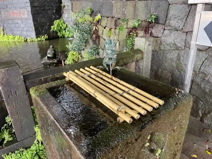 瀧泉寺(目黒不動尊)の手水舎