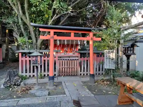 満足稲荷神社の末社・摂社