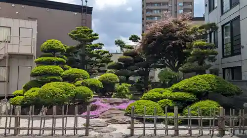 覚王寺の庭園