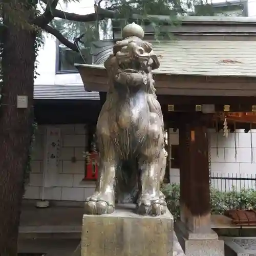 青山熊野神社の狛犬