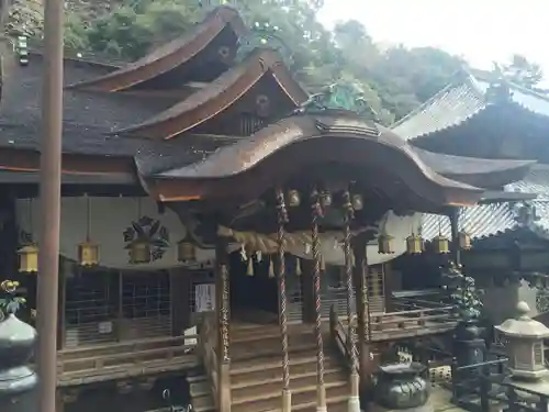 宝山寺の本殿