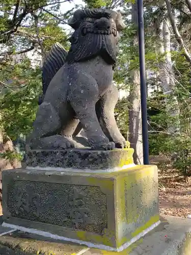 信濃神社の狛犬