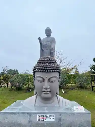 東本願寺本廟 牛久浄苑（牛久大仏）(茨城県)